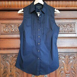 NWT Tailored Ruffle Button-Up